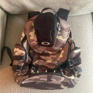 Oakley Camouflage Backpack in Brown and Tan